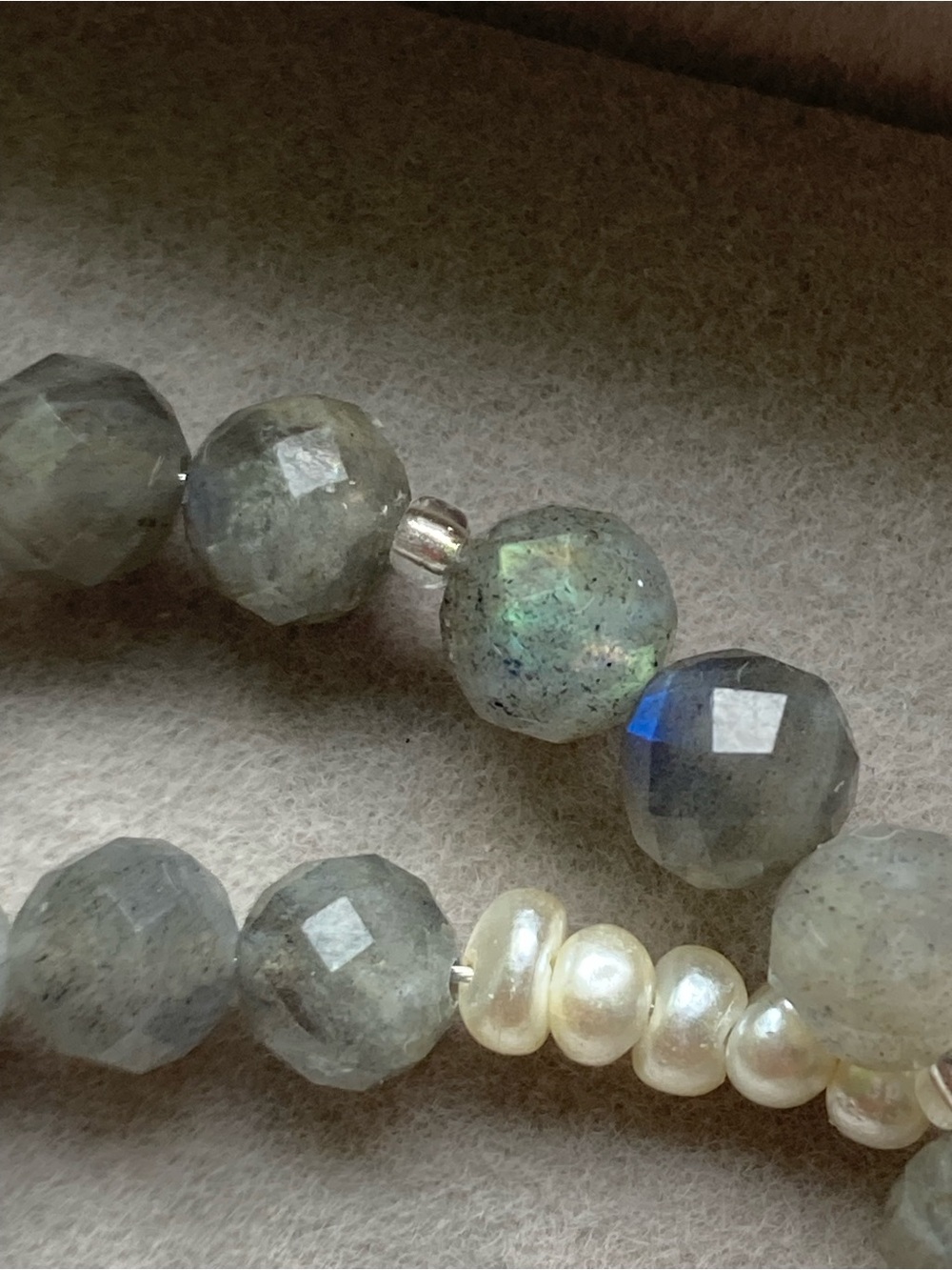 Natural gemstone Labradorite and Cream Pearl Bracelet Set